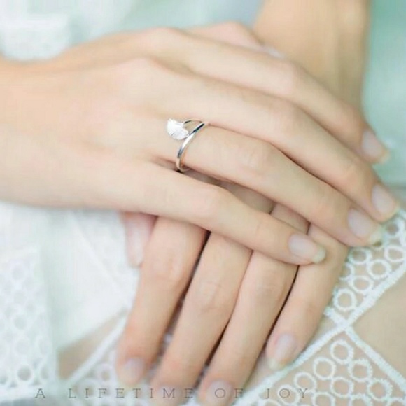 Ginkgo Leaf Ring - Picture 2 of 3